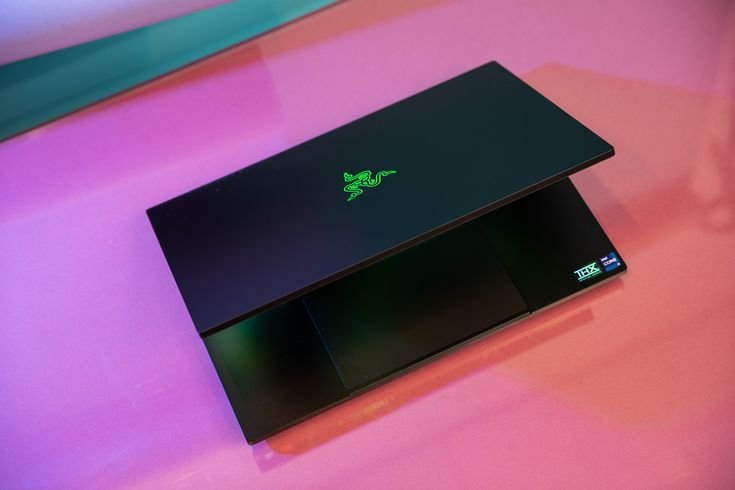 Razer-updates-Blade-16-and-18-with-new-displays O Primeiro notebook do Mundo com Tela de 500Hz